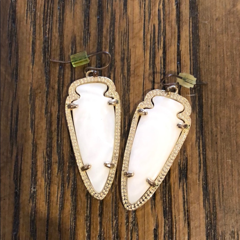 Kendra Scott drop earrings